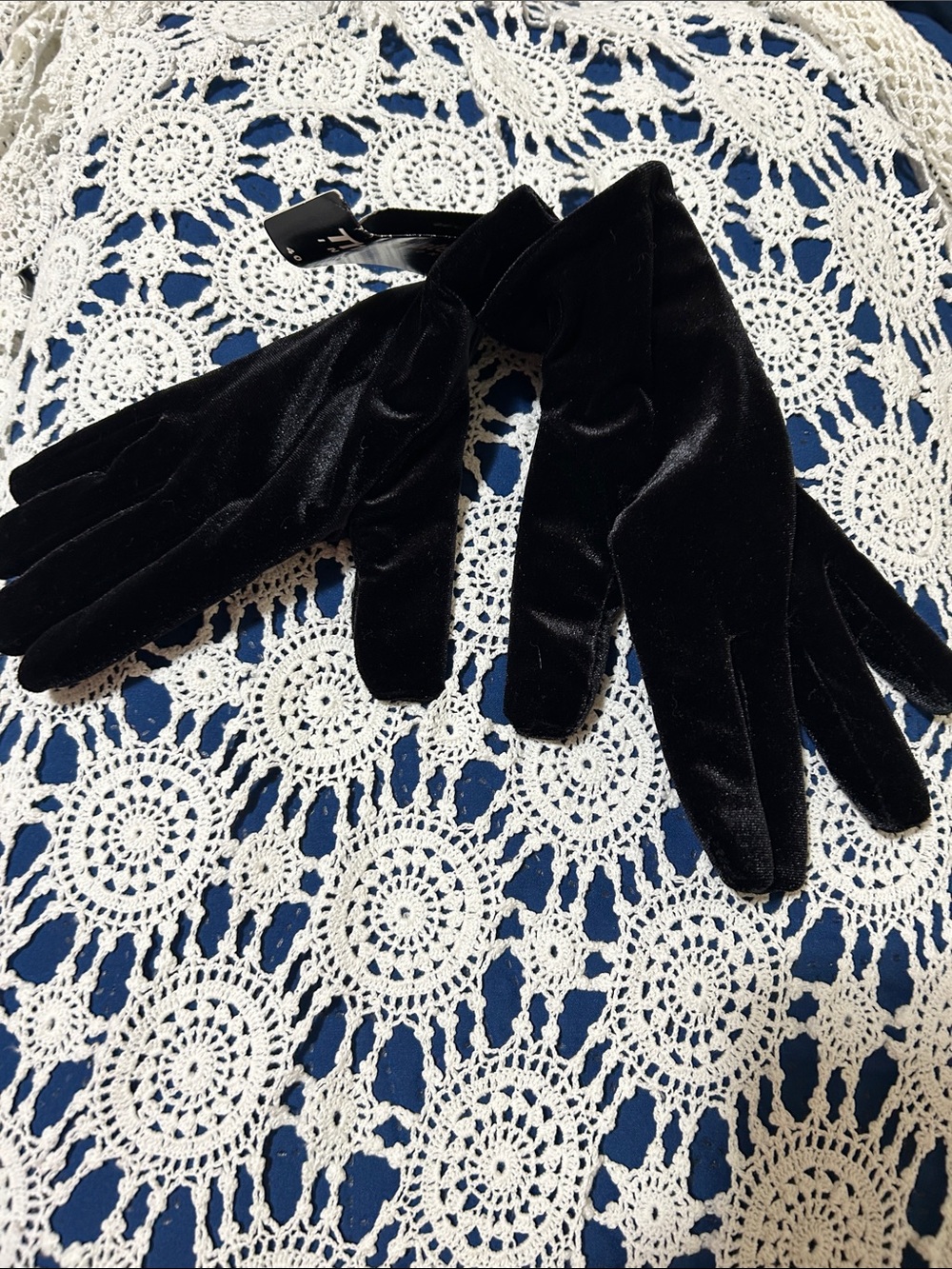 3M Thinsulate Black Velvet Dress Gloves for women Slim Fit